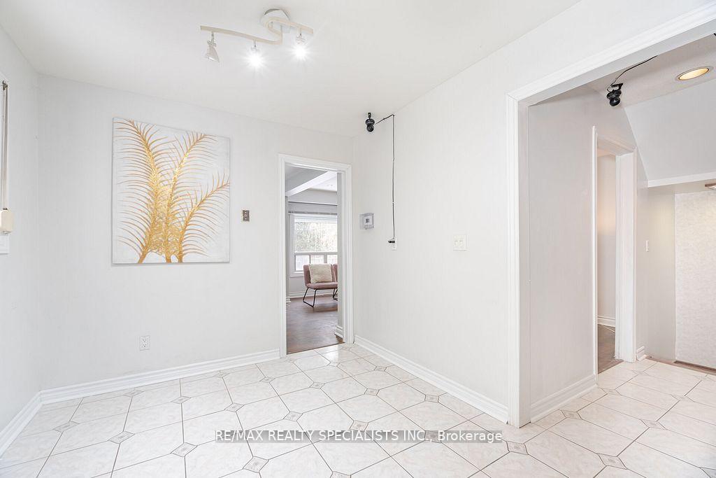 Photo 8 of 106 Elderwood Place, Brampton, Brampton North — HOMEH