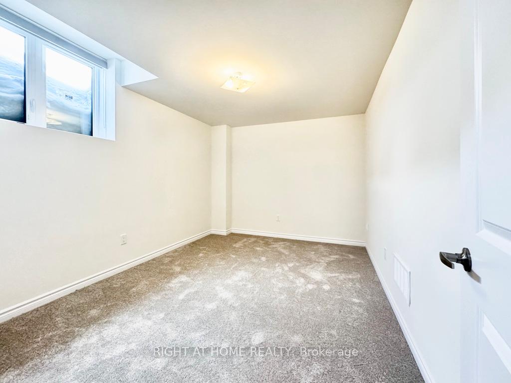 Photo 3 of Unit 1, 26 Prudhoe Terrace, Barrie, Rural Barrie Southeast — HOMEH