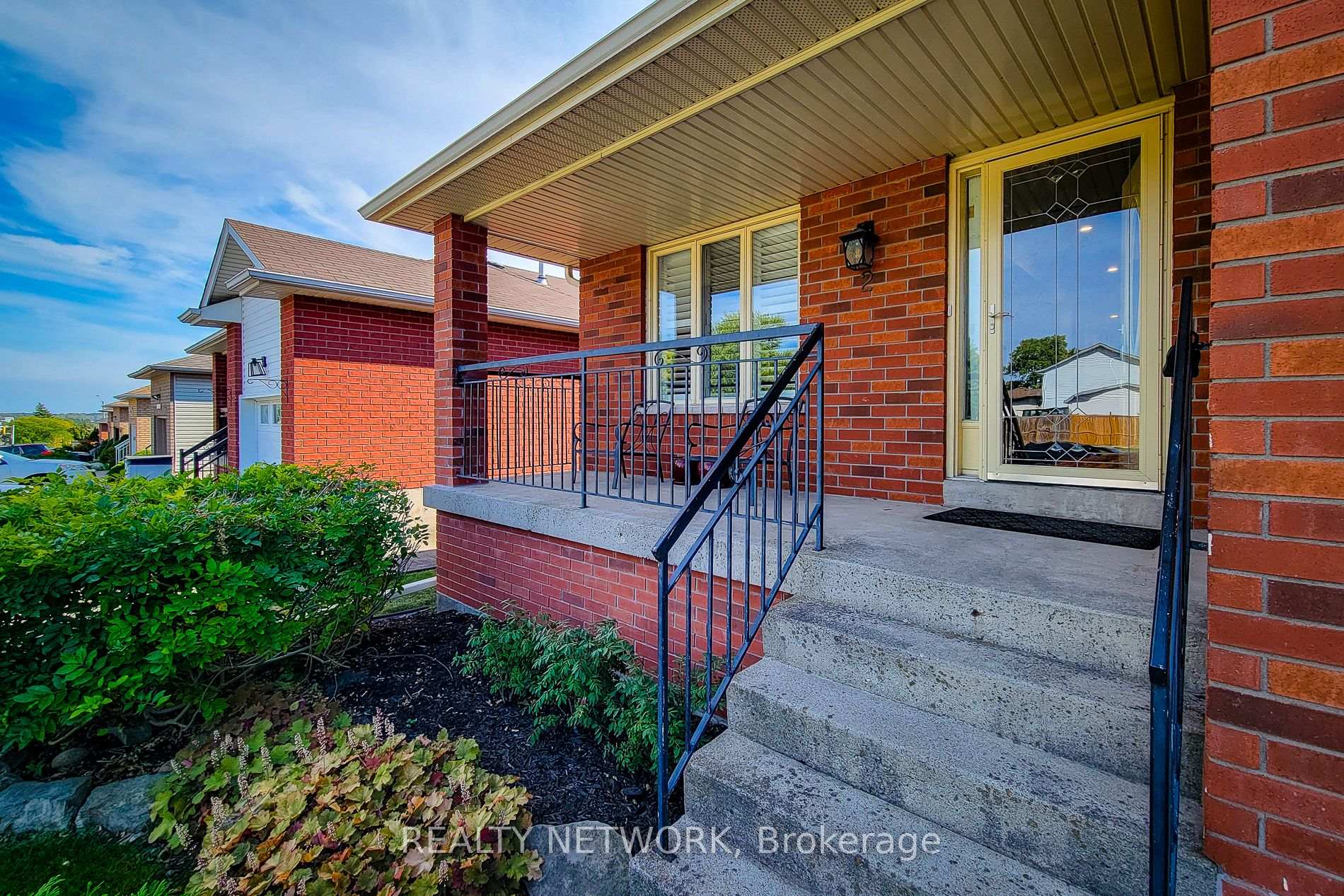 Photo 2 of 2 Silverton Drive, Hamilton, Templemead — HOMEH