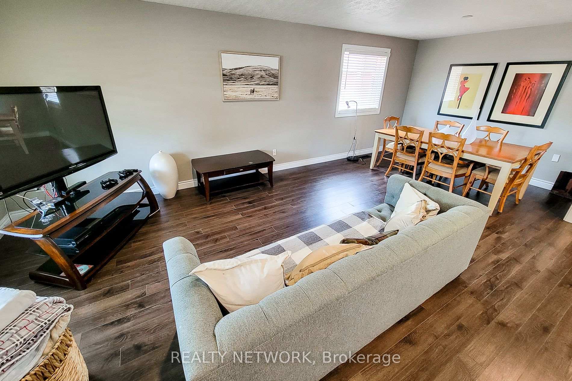 Photo 3 of 2 Silverton Drive, Hamilton, Templemead — HOMEH