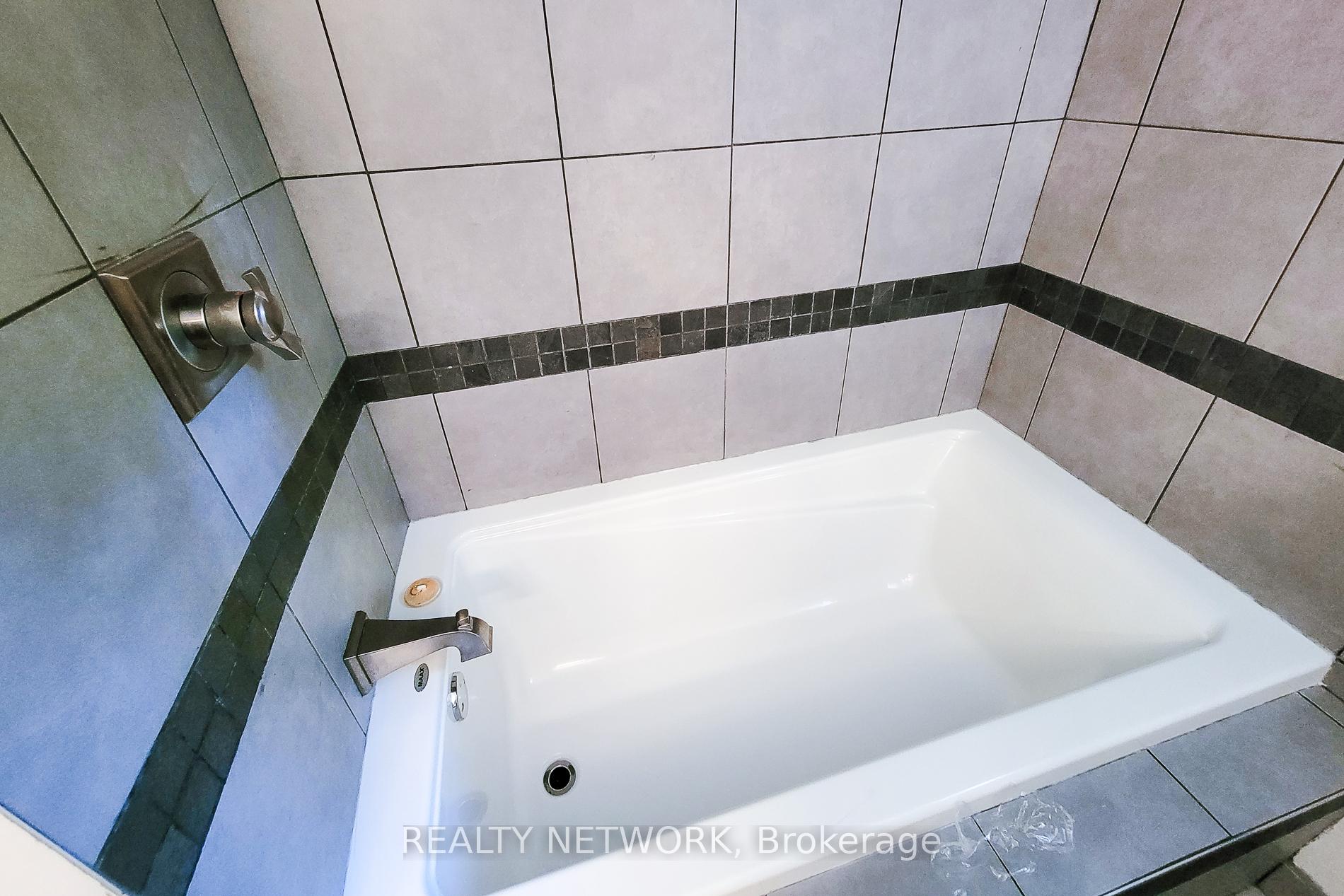 Photo 7 of 2 Silverton Drive, Hamilton, Templemead — HOMEH