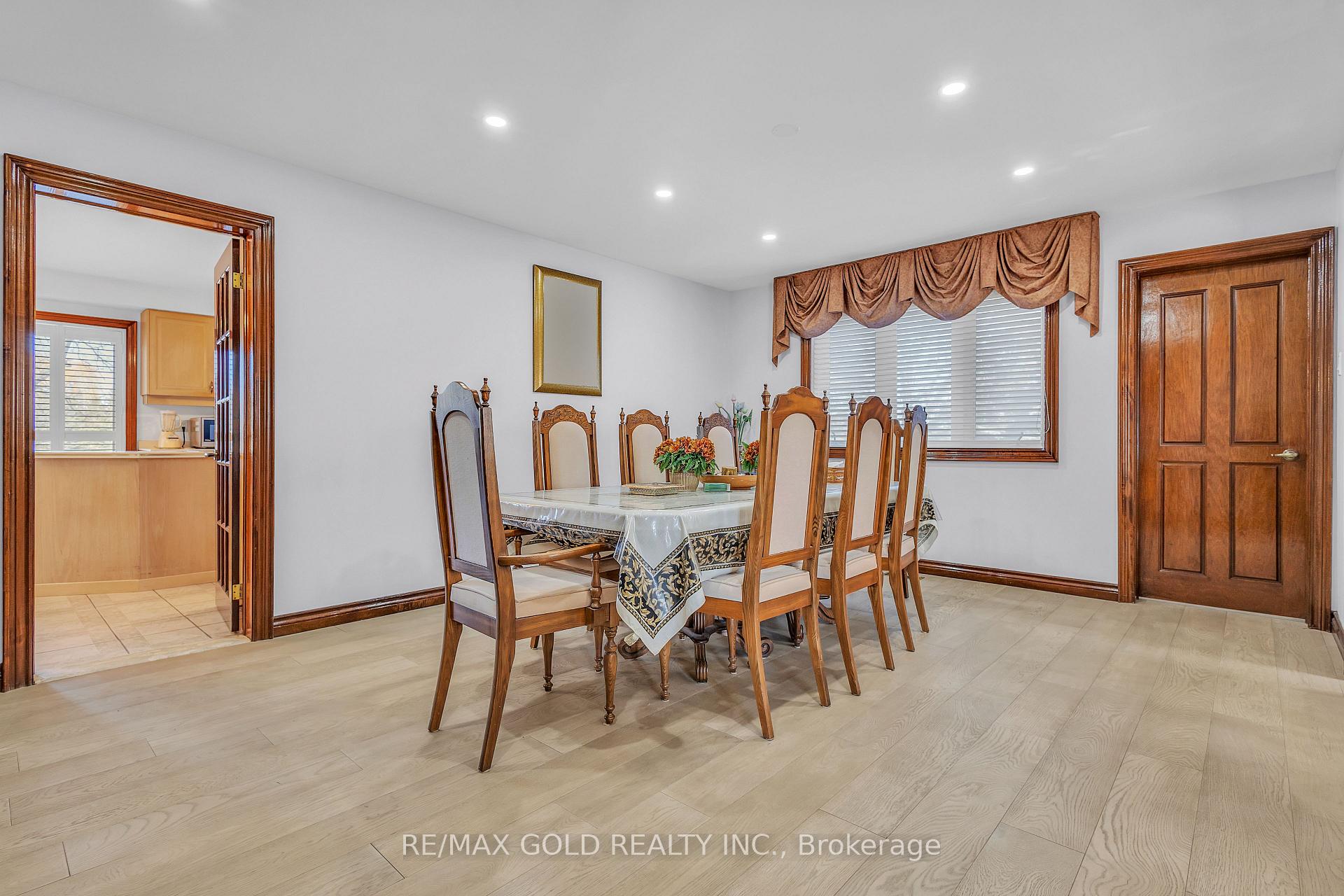 Photo 8 of 21 Leone Lane, Brampton, Bram East — HOMEH