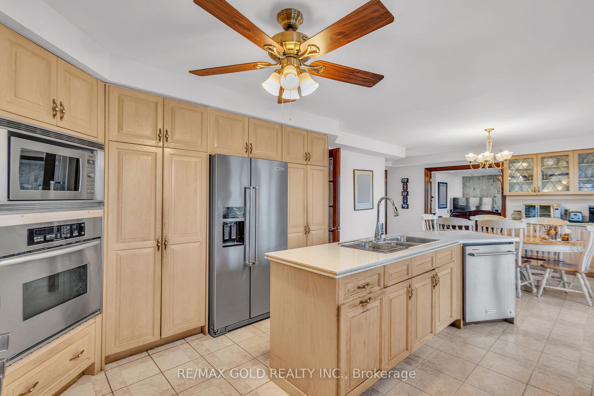 Photo 15 of 21 Leone Lane, Brampton, Bram East — HOMEH