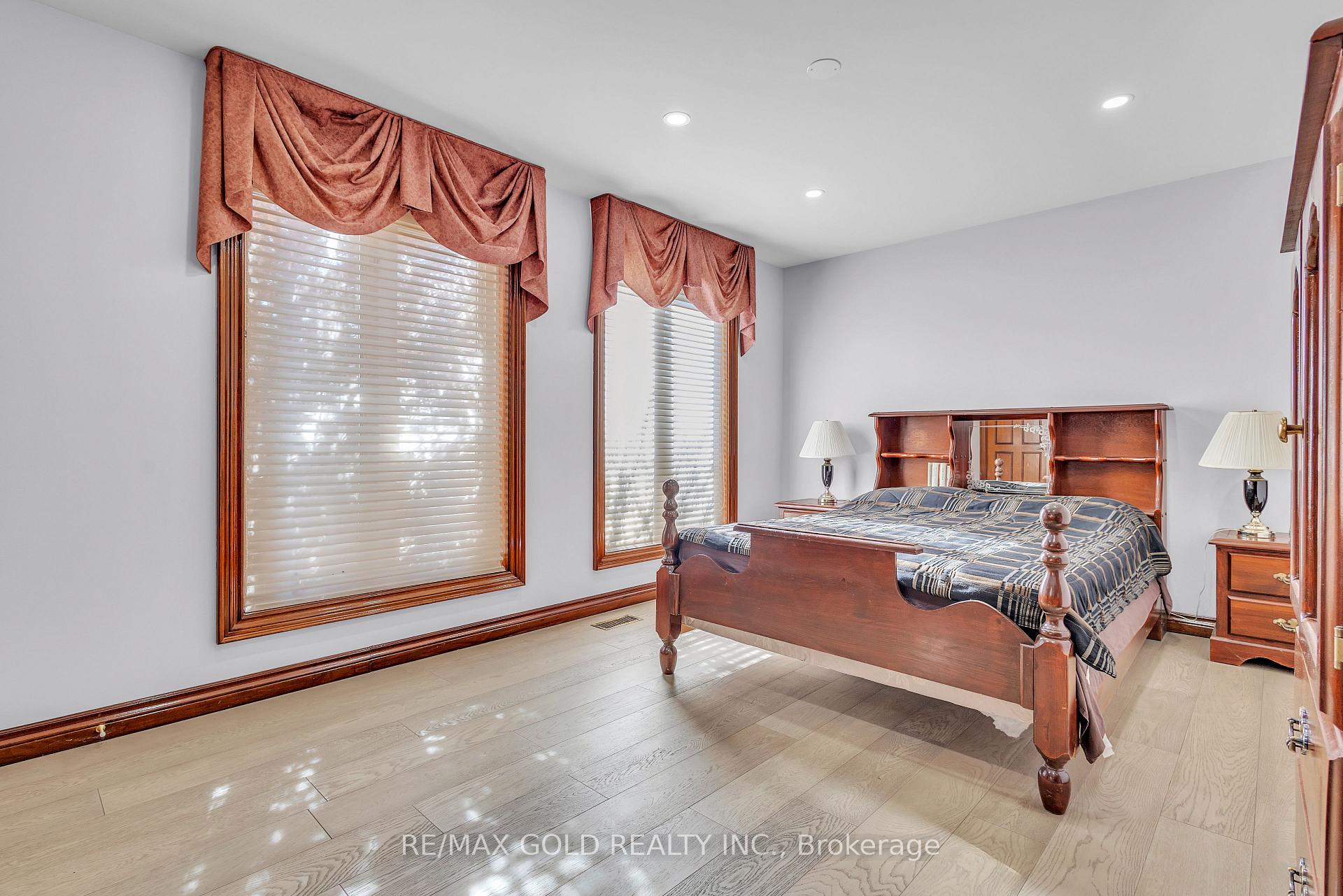 Photo 20 of 21 Leone Lane, Brampton, Bram East — HOMEH