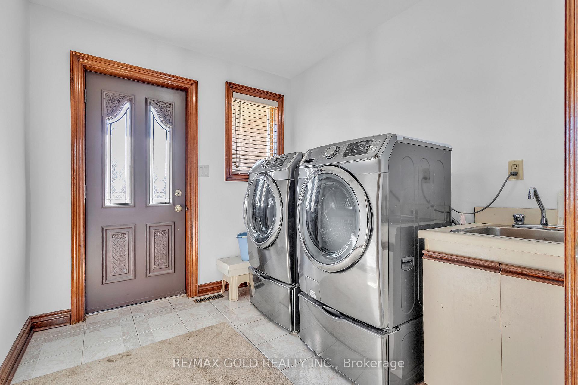 Photo 19 of 21 Leone Lane, Brampton, Bram East — HOMEH