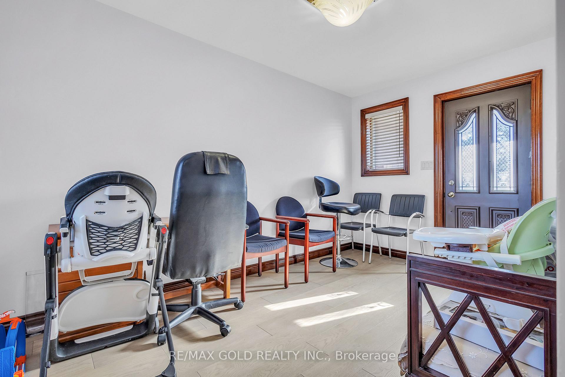 Photo 23 of 21 Leone Lane, Brampton, Bram East — HOMEH