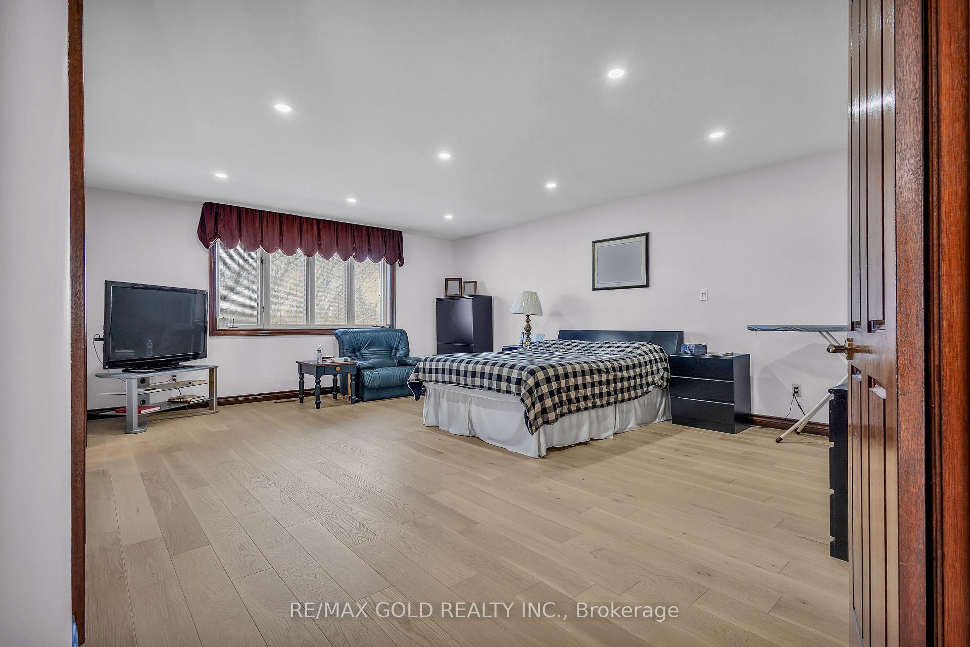 Photo 21 of 21 Leone Lane, Brampton, Bram East — HOMEH