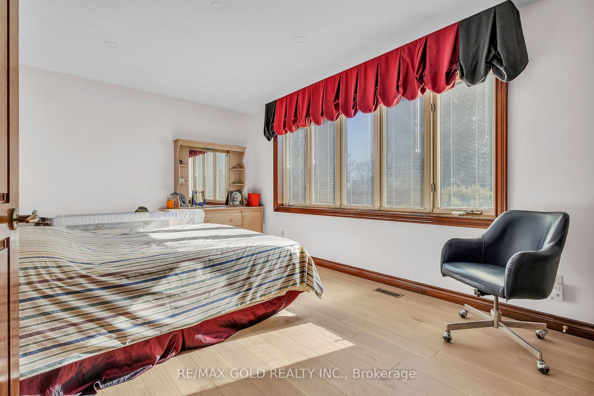 Photo 34 of 21 Leone Lane, Brampton, Bram East — HOMEH