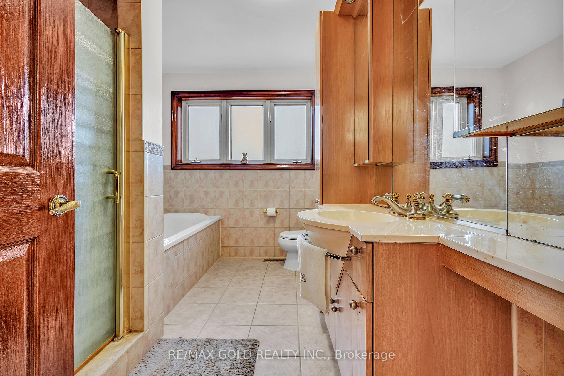Photo 32 of 21 Leone Lane, Brampton, Bram East — HOMEH