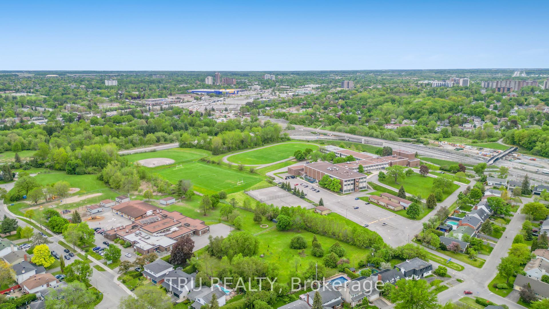 Photo 15 of 2298 Fox Crescent, Ottawa, Whitehaven — HOMEH