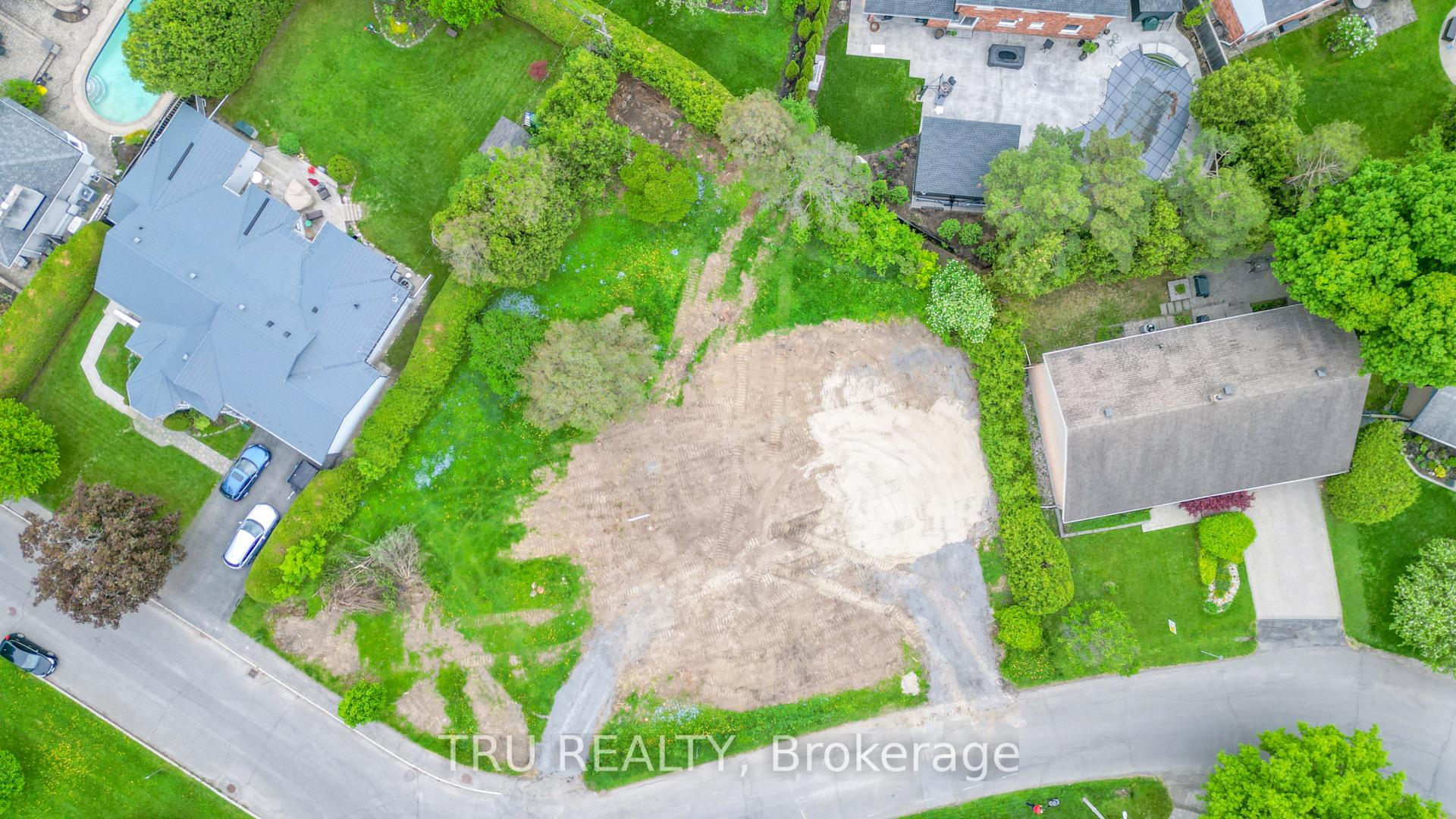 Photo 5 of 854 Mountainview Avenue, Ottawa, Whitehaven — HOMEH