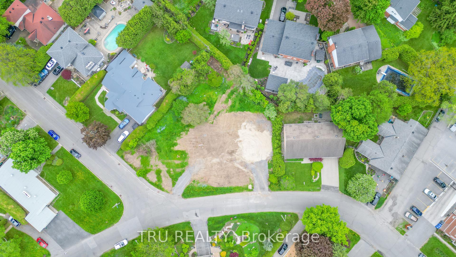 Photo 13 of 854 Mountainview Avenue, Ottawa, Whitehaven — HOMEH
