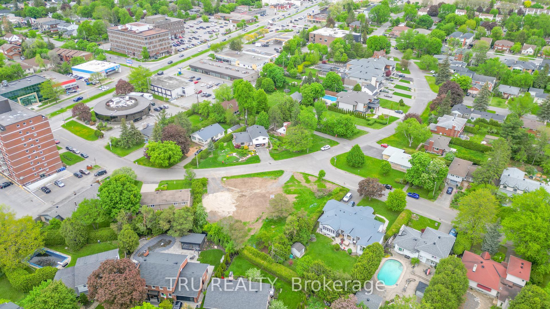 Photo 14 of 854 Mountainview Avenue, Ottawa, Whitehaven — HOMEH