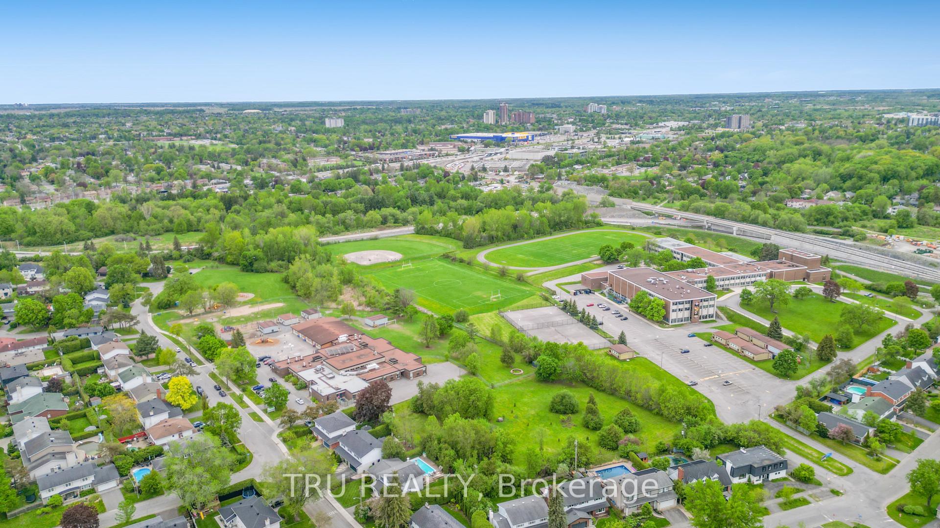Photo 12 of 854 Mountainview Avenue, Ottawa, Whitehaven — HOMEH