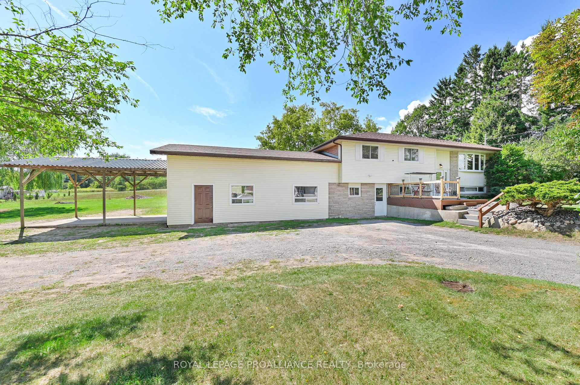 Front of 122 Lisgar Street