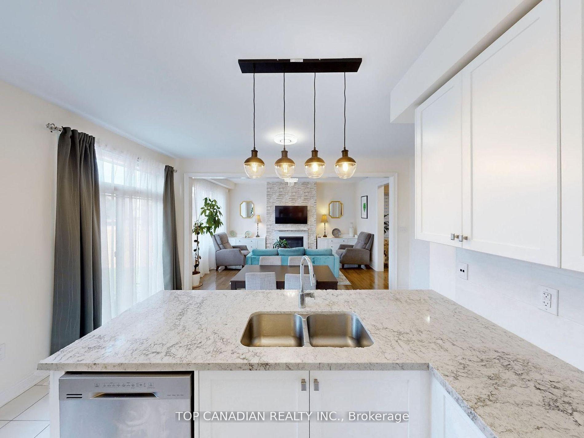 Photo 17 of 208 Boone Crescent, Vaughan, Kleinburg — HOMEH