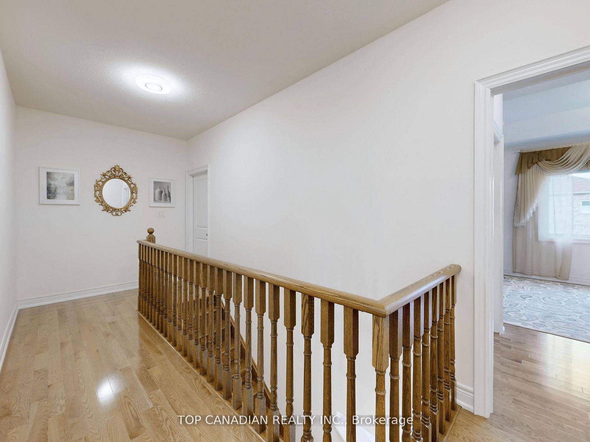 Photo 9 of 208 Boone Crescent, Vaughan, Kleinburg — HOMEH