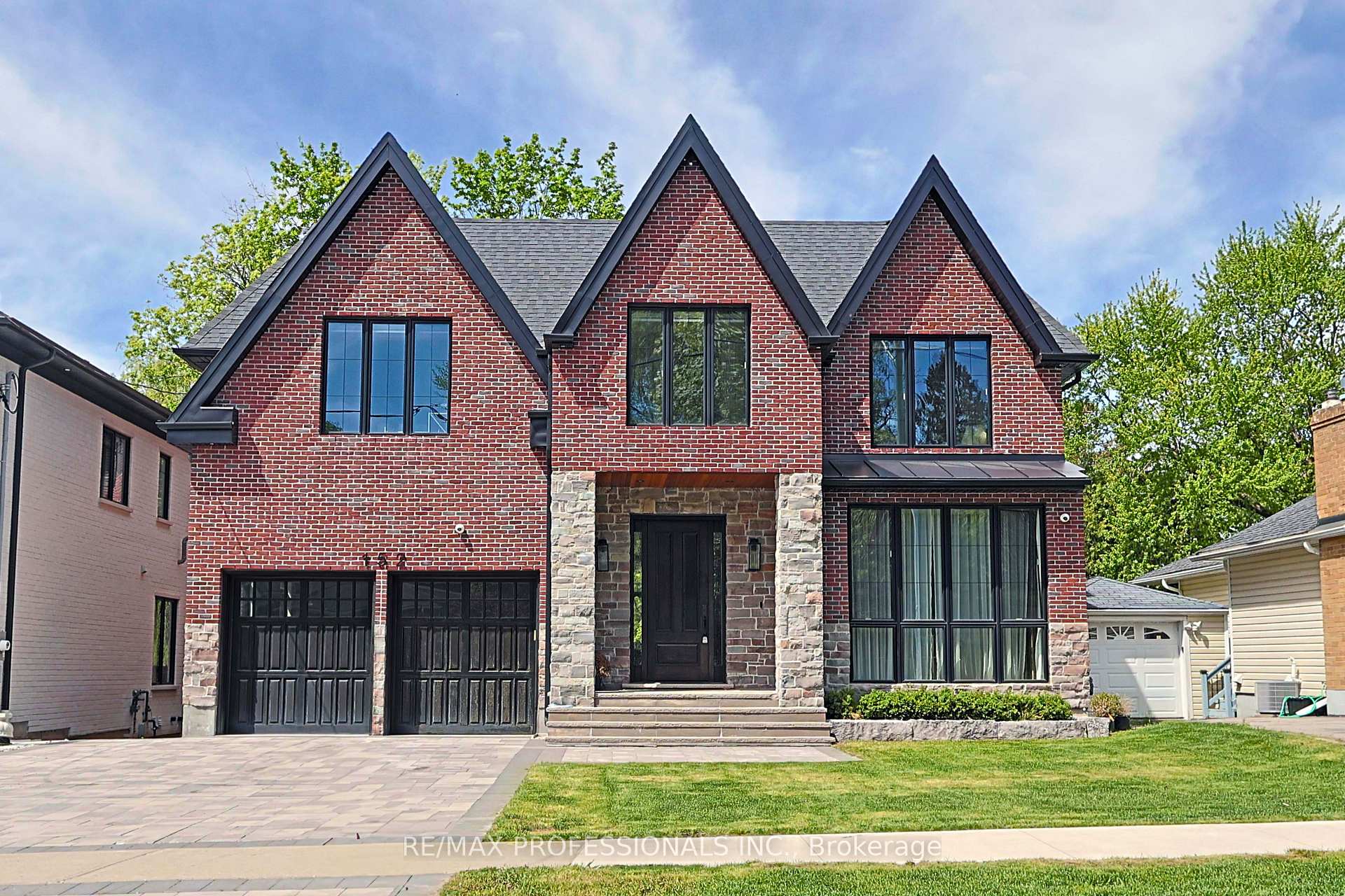 Front of 152 Wells Street