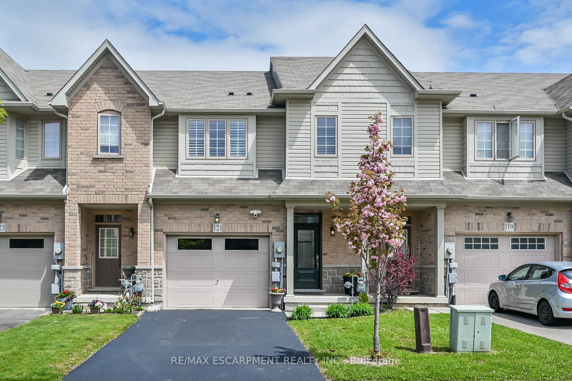 Photo 1 of 121 Bankfield Crescent, Hamilton, Stoney Creek — HOMEH