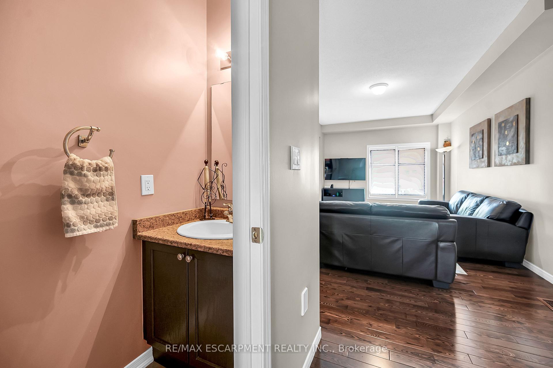 Photo 4 of 121 Bankfield Crescent, Hamilton, Stoney Creek — HOMEH