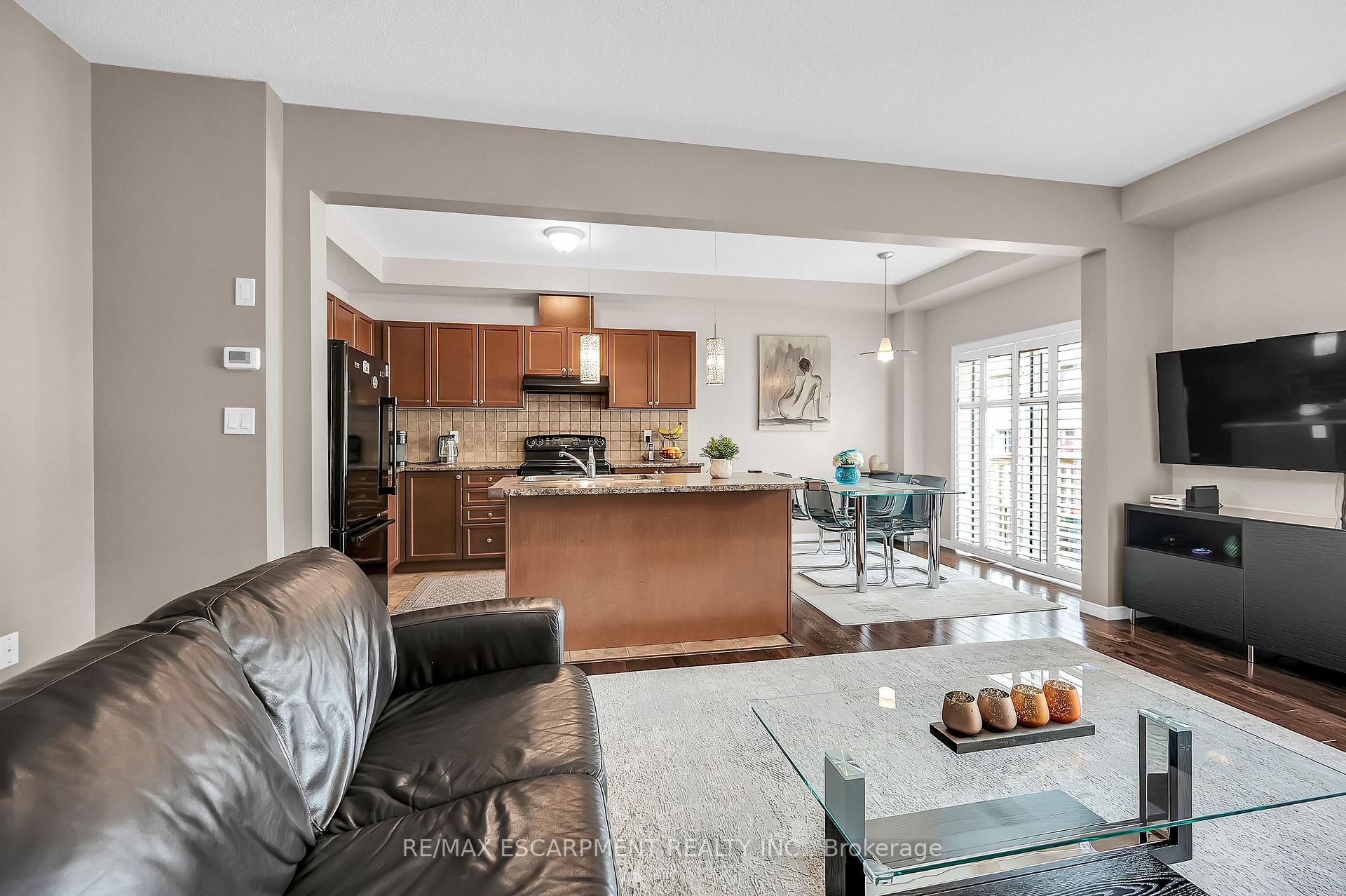 Photo 9 of 121 Bankfield Crescent, Hamilton, Stoney Creek — HOMEH