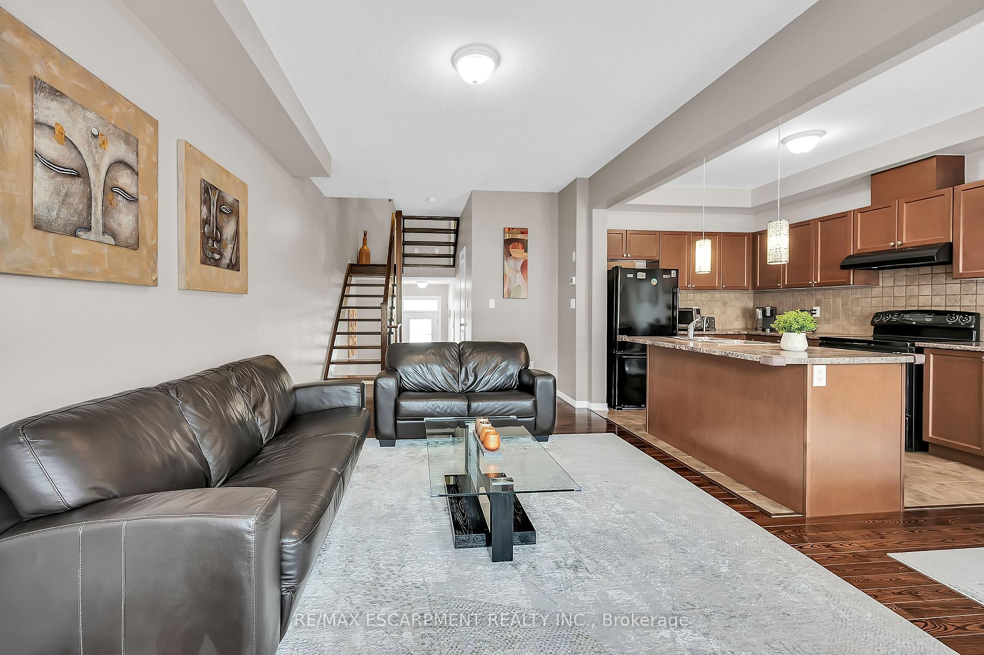 Photo 11 of 121 Bankfield Crescent, Hamilton, Stoney Creek — HOMEH