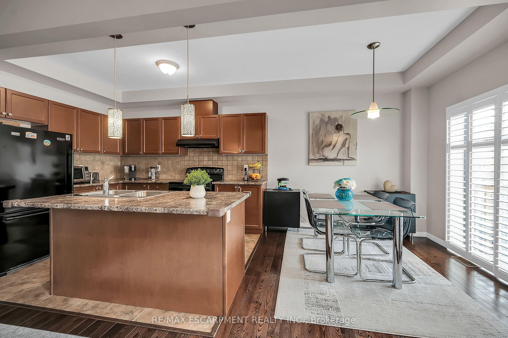 Photo 13 of 121 Bankfield Crescent, Hamilton, Stoney Creek — HOMEH