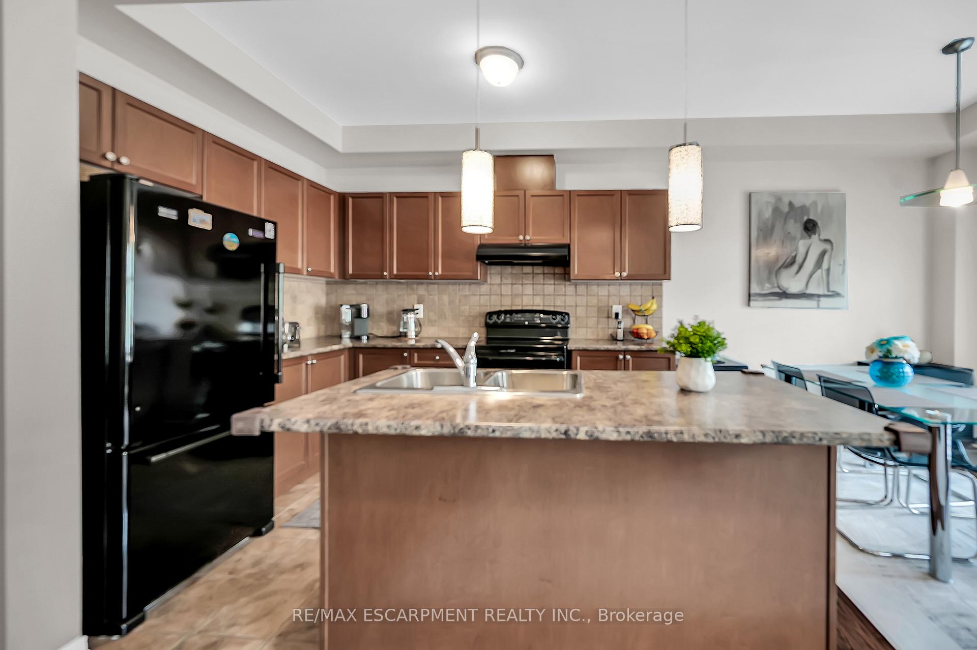 Photo 14 of 121 Bankfield Crescent, Hamilton, Stoney Creek — HOMEH