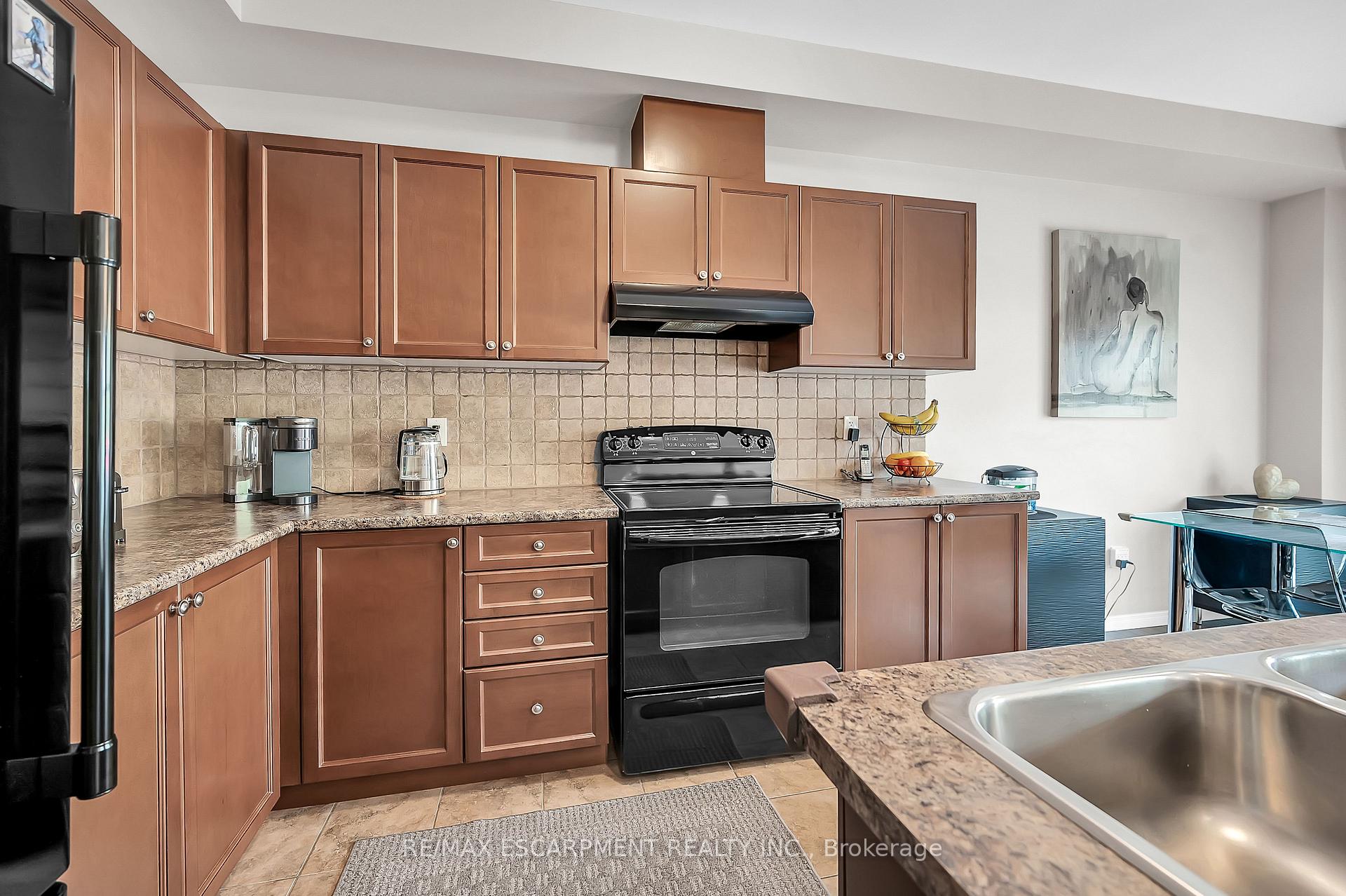 Photo 16 of 121 Bankfield Crescent, Hamilton, Stoney Creek — HOMEH