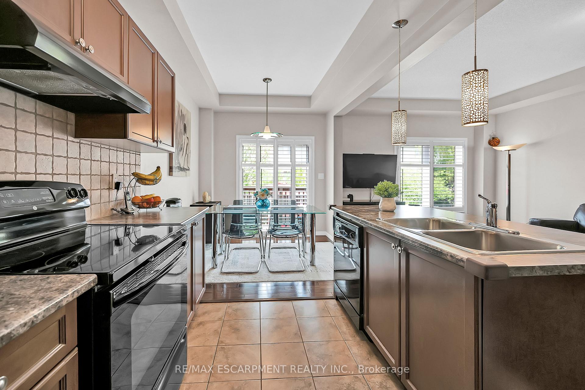 Photo 17 of 121 Bankfield Crescent, Hamilton, Stoney Creek — HOMEH