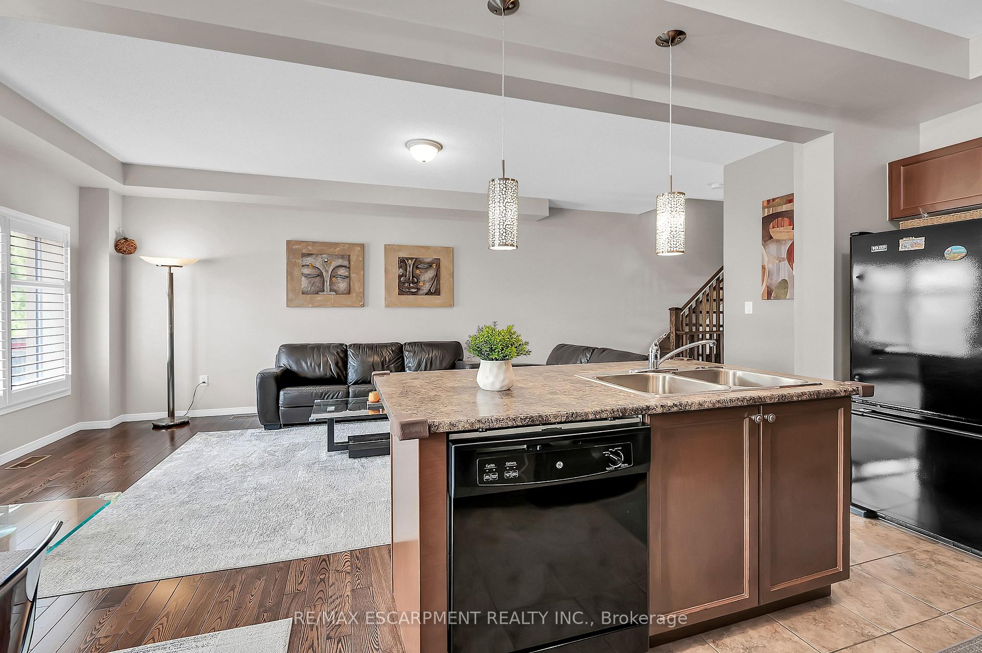 Photo 19 of 121 Bankfield Crescent, Hamilton, Stoney Creek — HOMEH