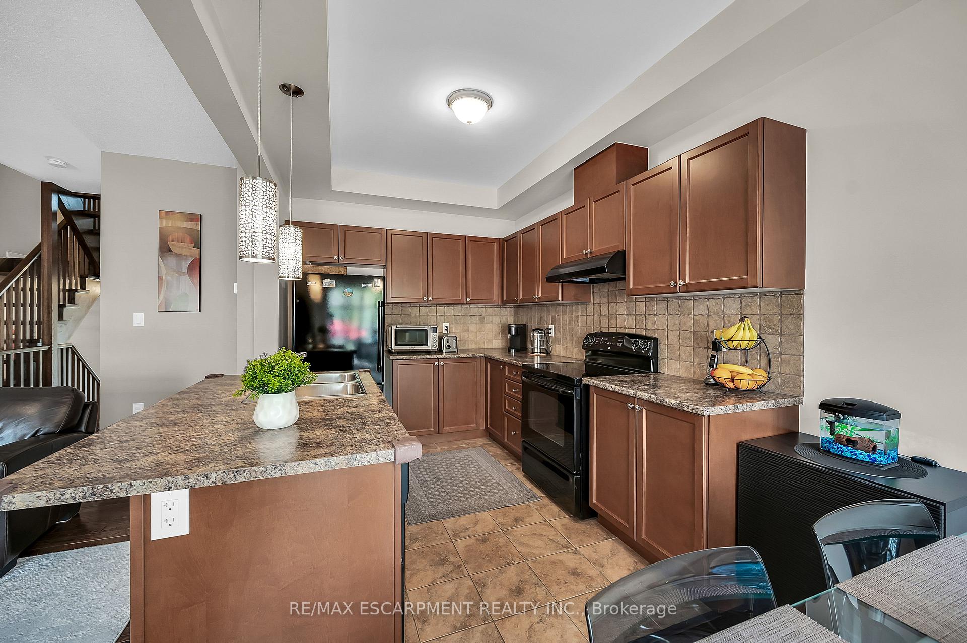 Photo 18 of 121 Bankfield Crescent, Hamilton, Stoney Creek — HOMEH
