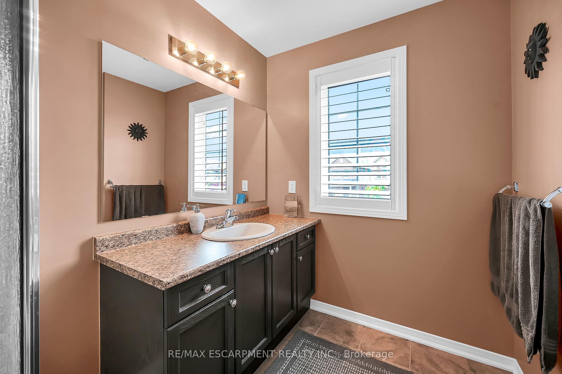 Photo 26 of 121 Bankfield Crescent, Hamilton, Stoney Creek — HOMEH