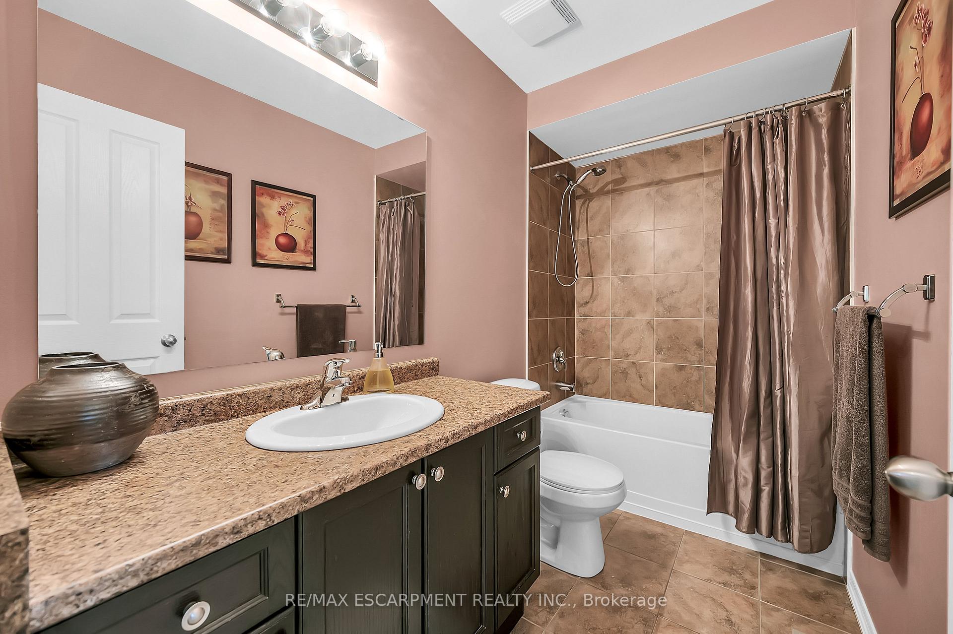 Photo 32 of 121 Bankfield Crescent, Hamilton, Stoney Creek — HOMEH
