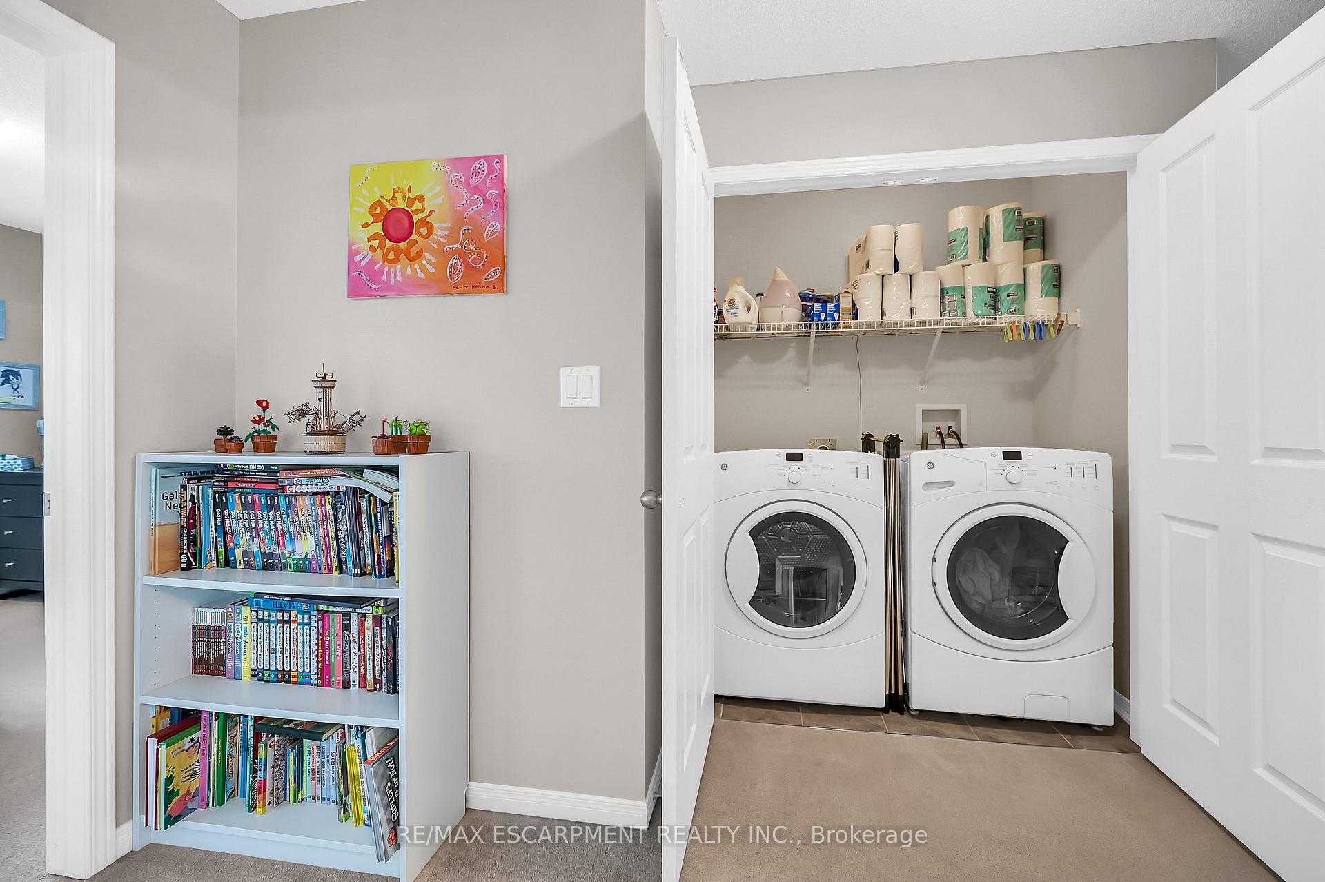 Photo 33 of 121 Bankfield Crescent, Hamilton, Stoney Creek — HOMEH