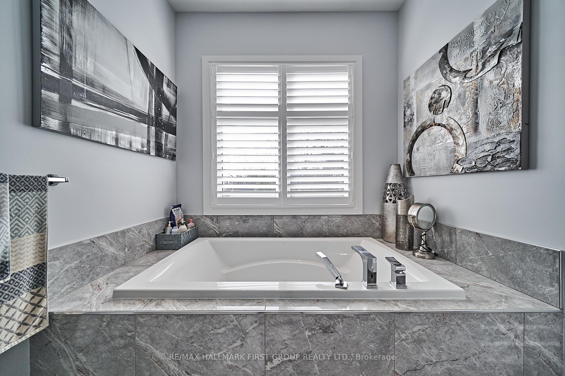 Photo 22 of 14 Ontoro Boulevard, Ajax, South East — HOMEH