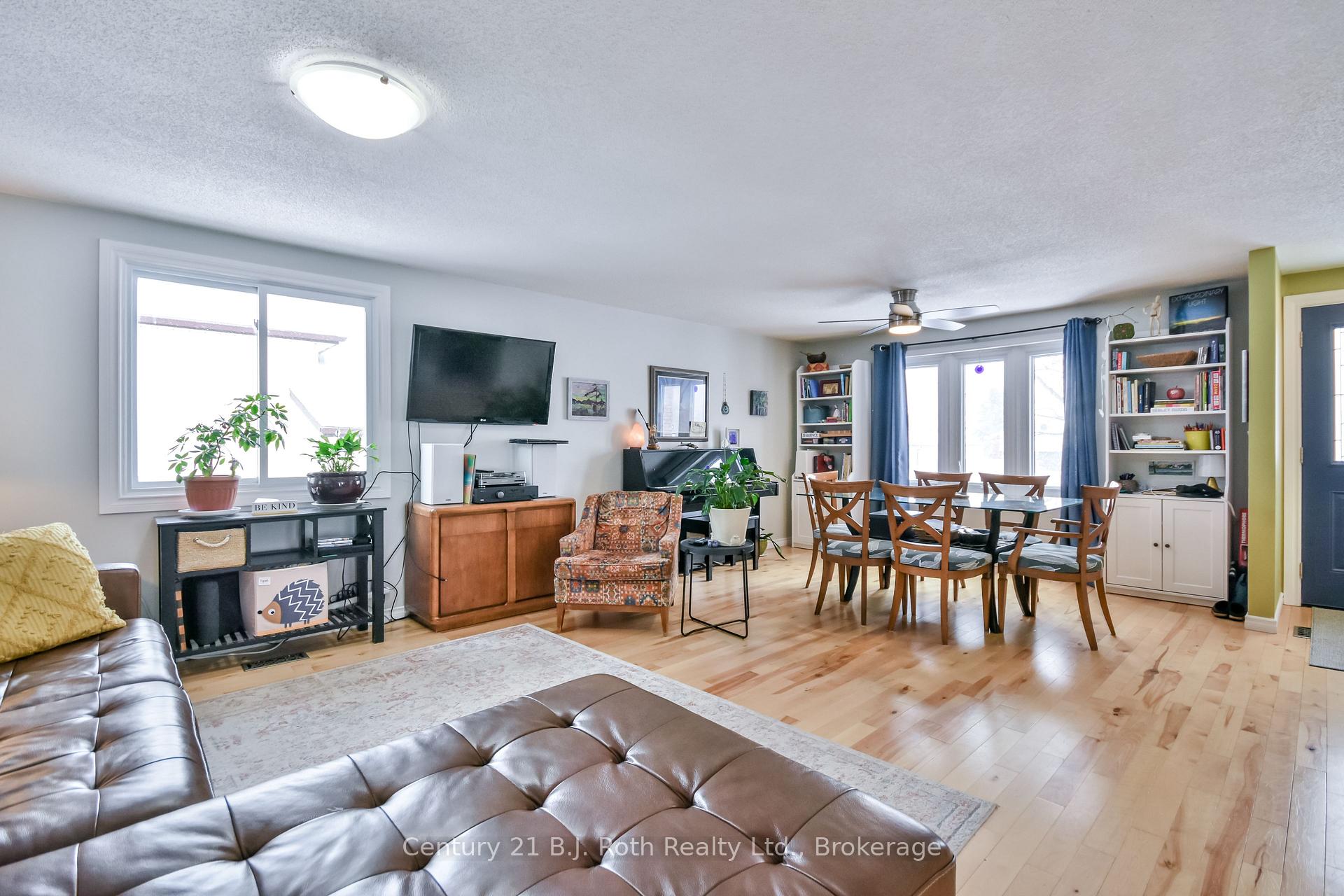 Photo 4 of 745 Algonquin Drive, Midland — HOMEH