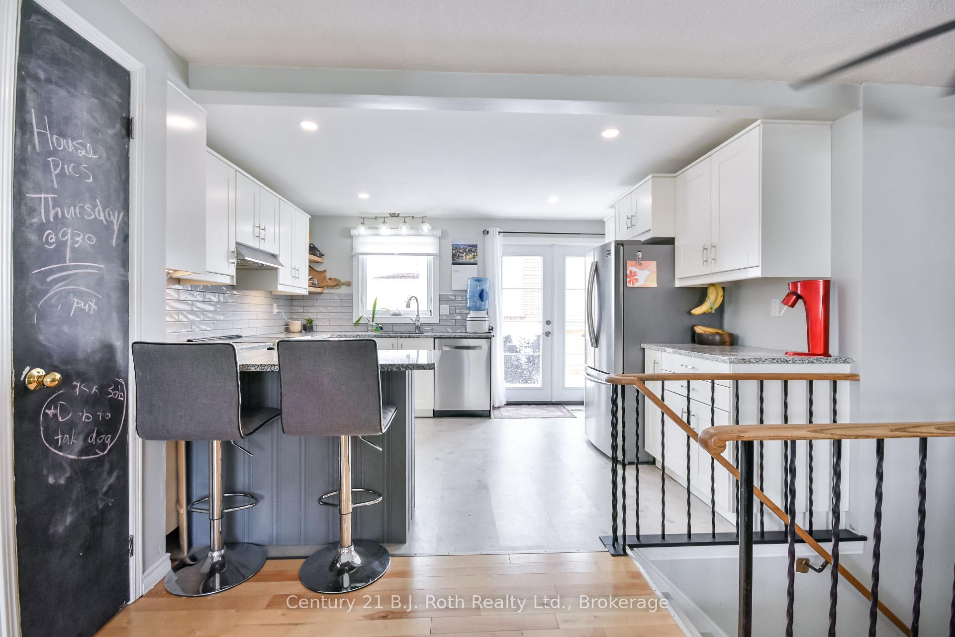 Photo 7 of 745 Algonquin Drive, Midland — HOMEH