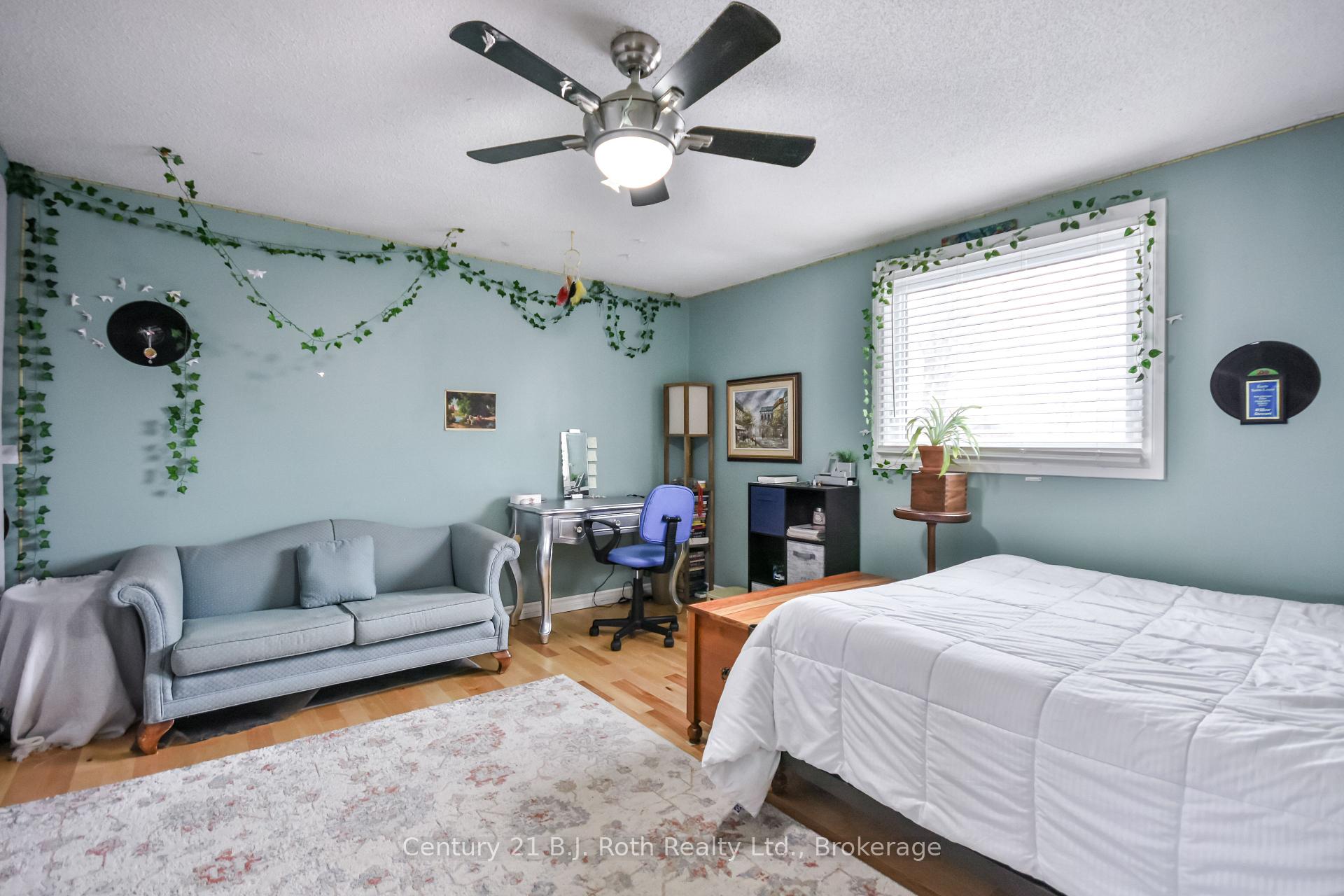 Photo 12 of 745 Algonquin Drive, Midland — HOMEH
