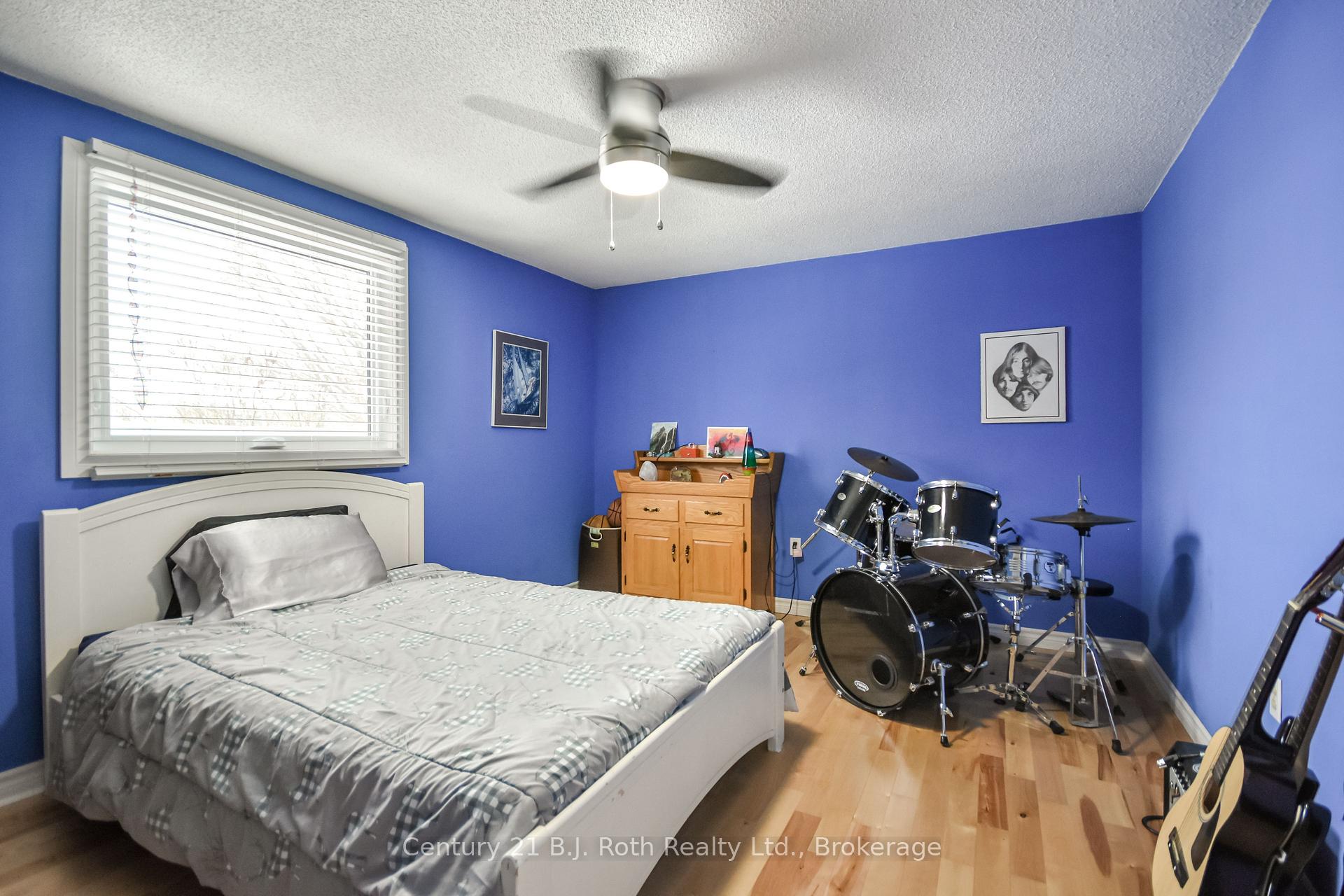 Photo 17 of 745 Algonquin Drive, Midland — HOMEH