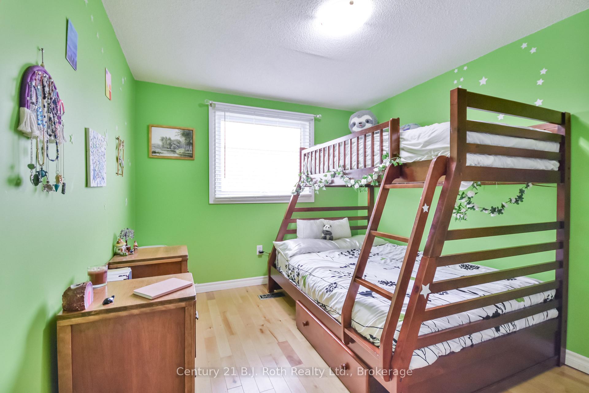 Photo 14 of 745 Algonquin Drive, Midland — HOMEH