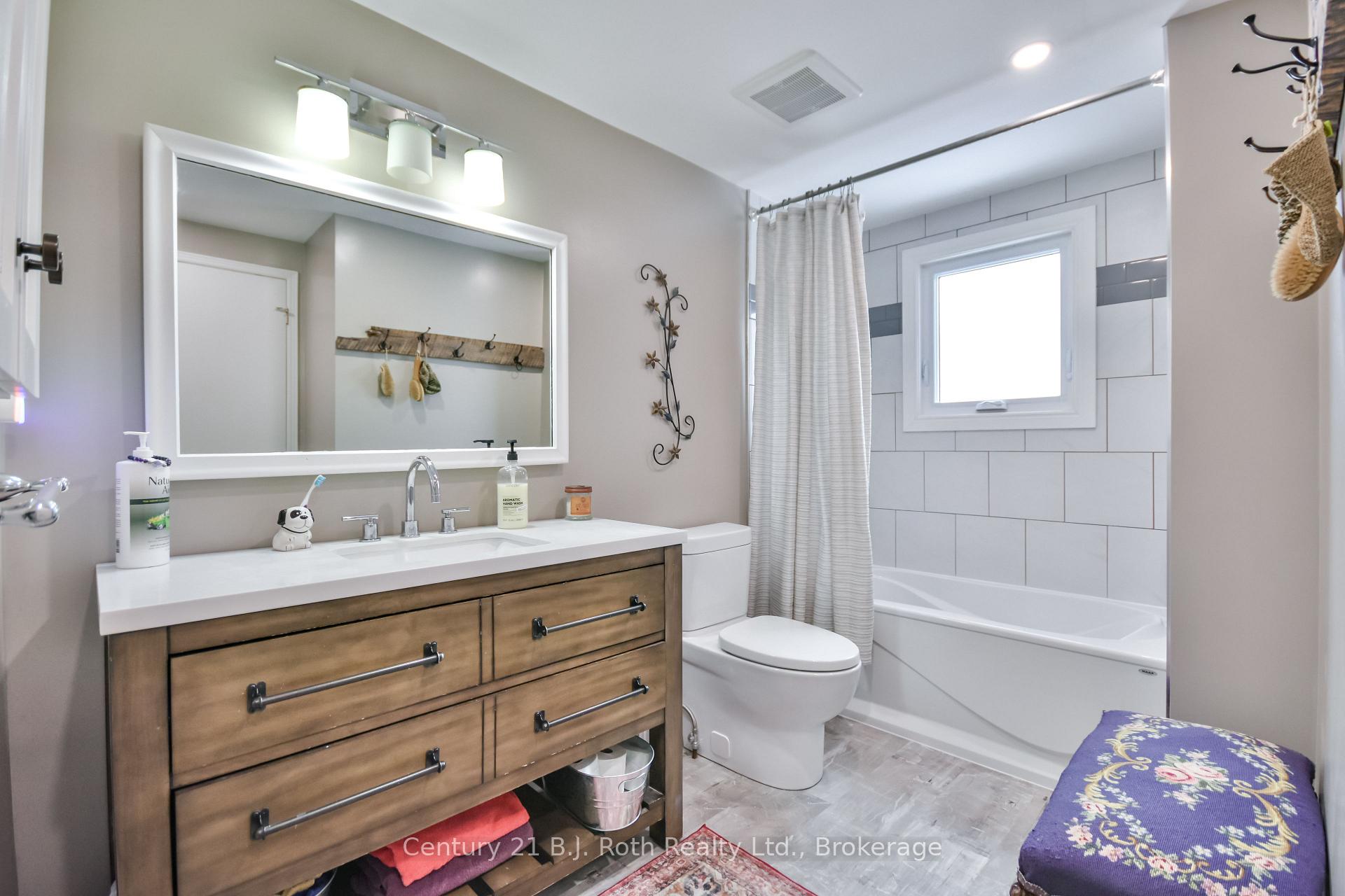 Photo 15 of 745 Algonquin Drive, Midland — HOMEH