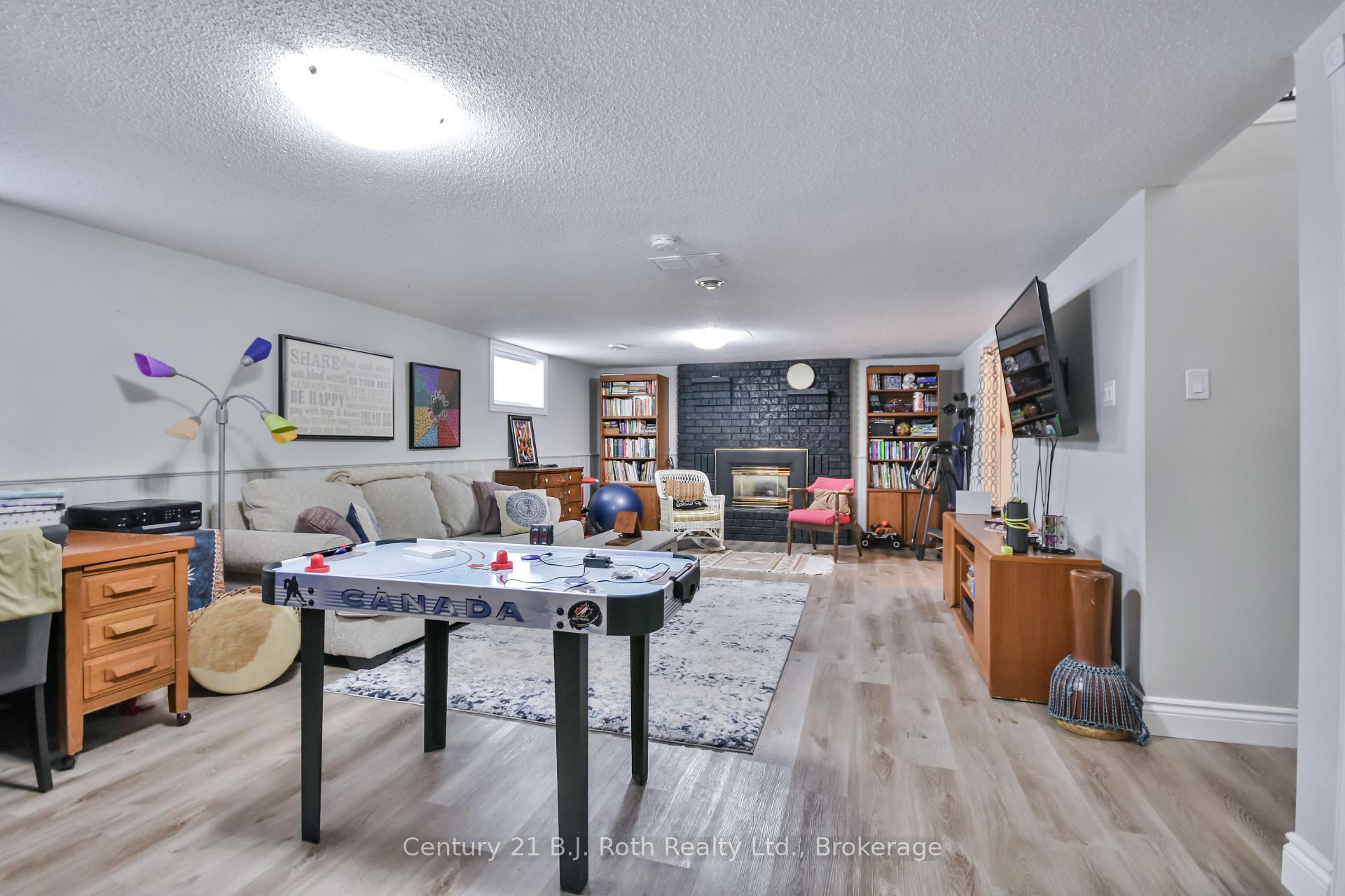 Photo 20 of 745 Algonquin Drive, Midland — HOMEH