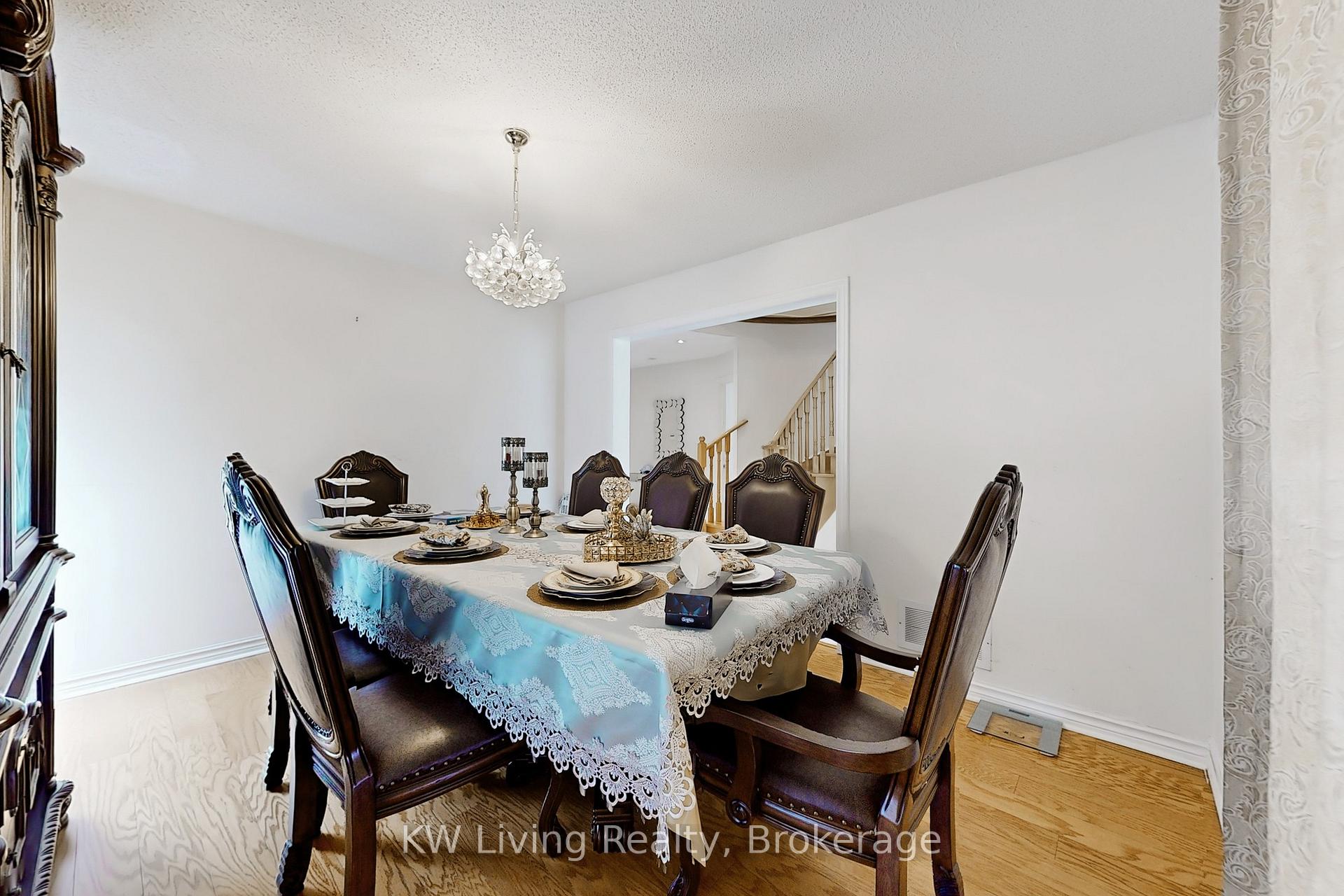 Photo 4 of 299 Highglen Avenue, Markham, Middlefield — HOMEH