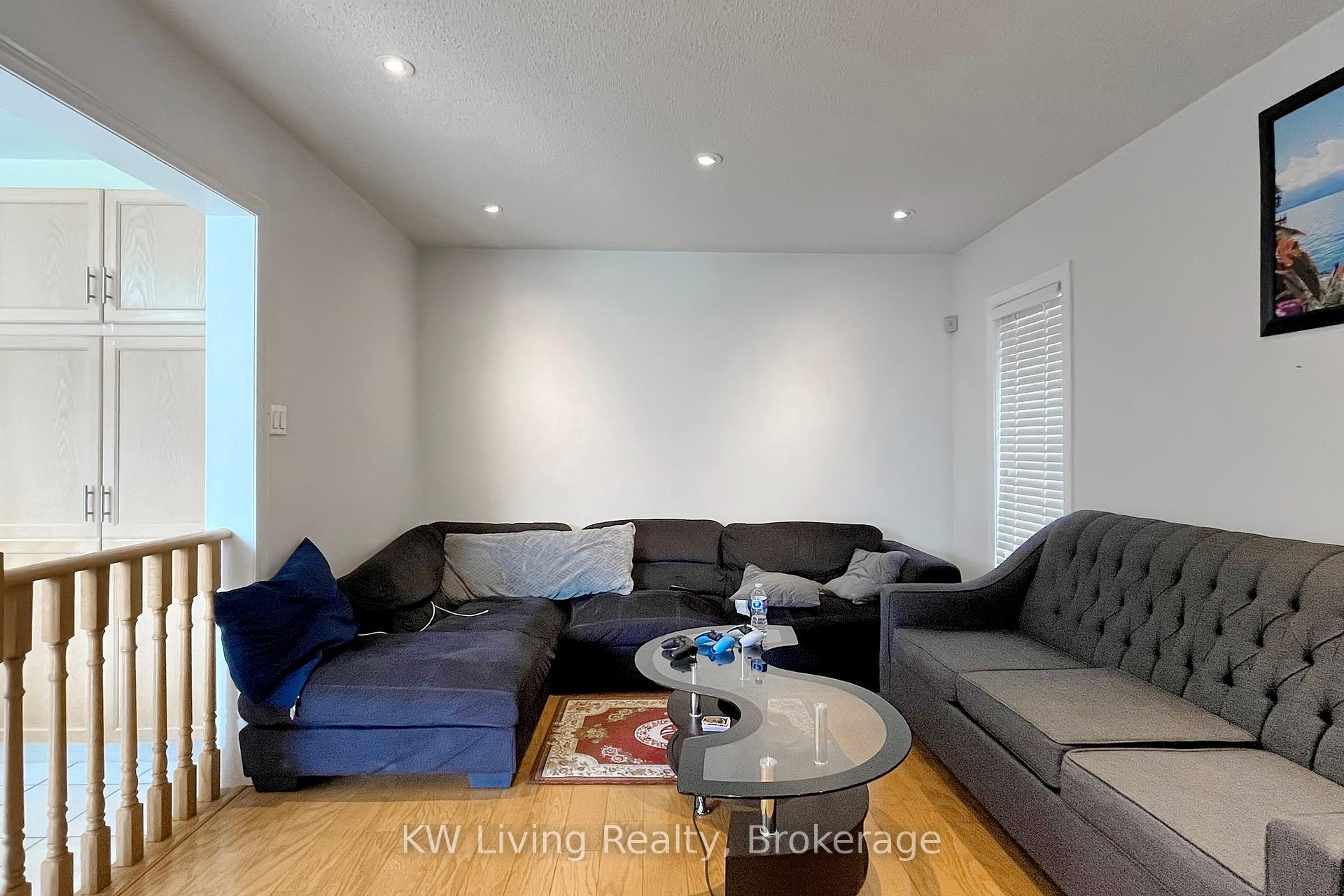 Photo 6 of 299 Highglen Avenue, Markham, Middlefield — HOMEH