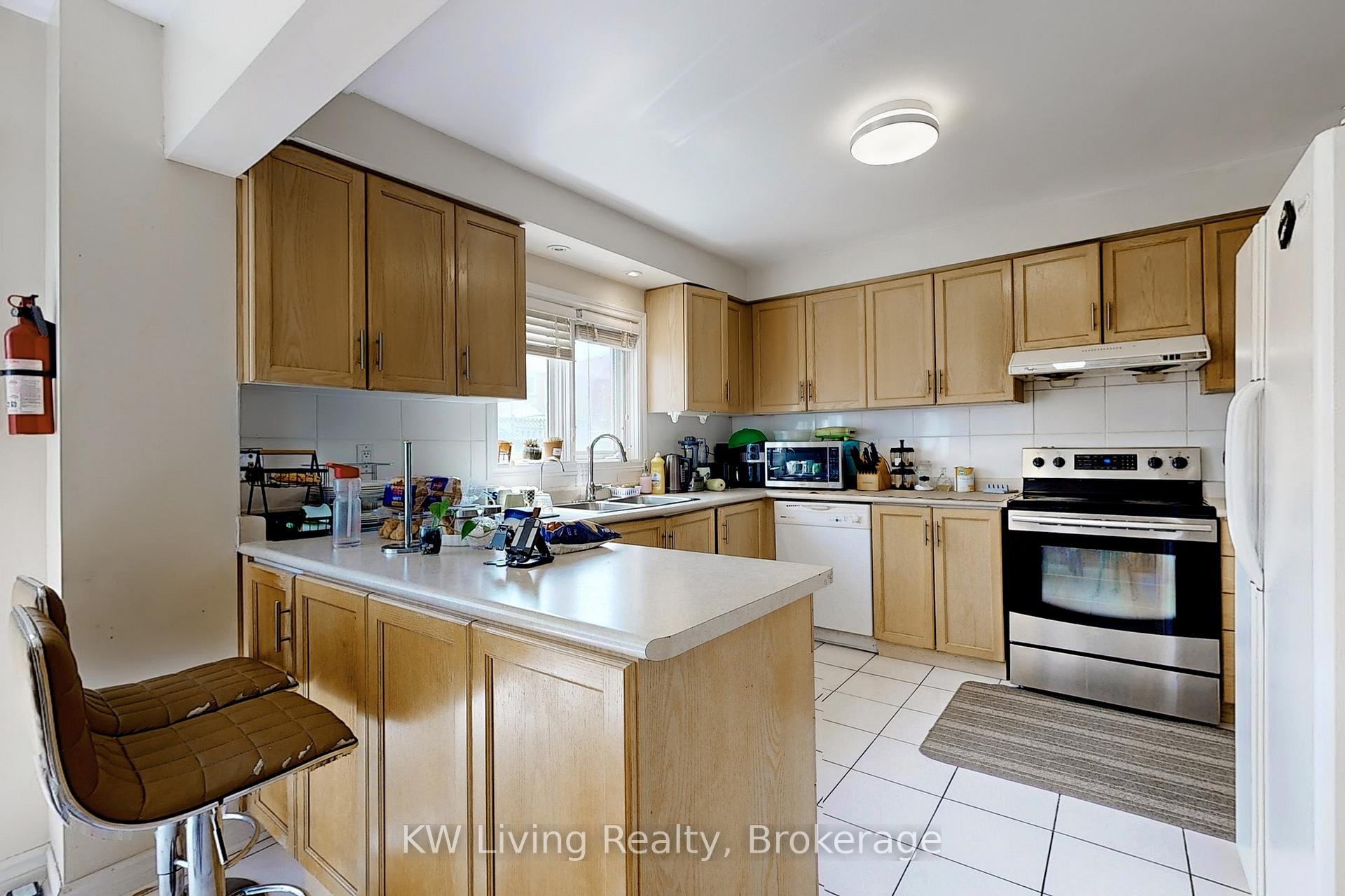 Photo 9 of 299 Highglen Avenue, Markham, Middlefield — HOMEH