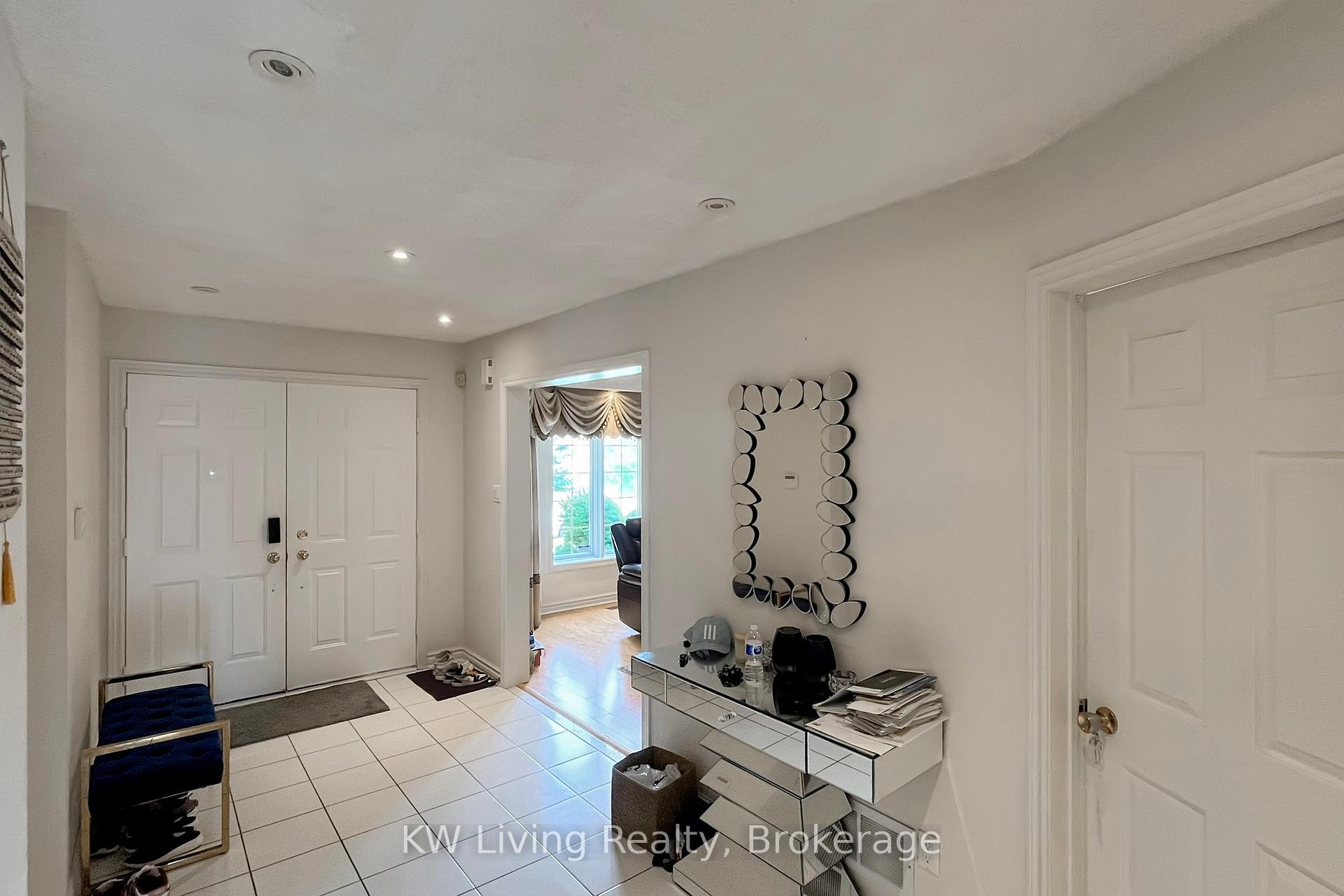 Photo 19 of 299 Highglen Avenue, Markham, Middlefield — HOMEH