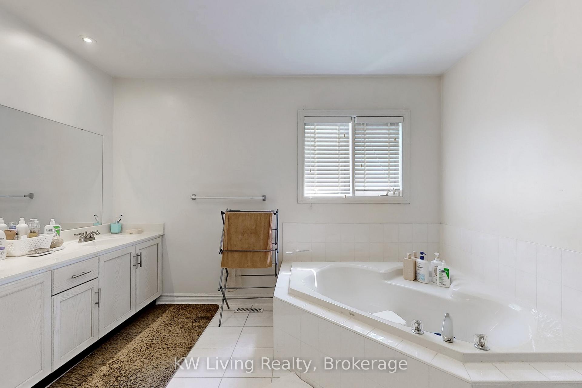 Photo 28 of 299 Highglen Avenue, Markham, Middlefield — HOMEH