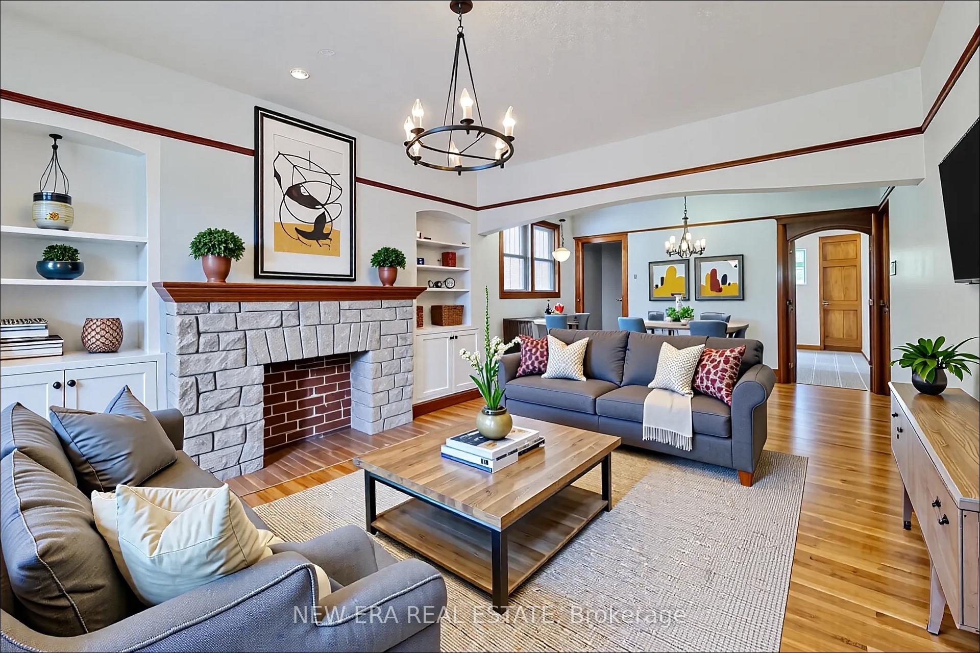 Photo 11 of 107 Haddon Avenue S, Hamilton, Ainslie Wood — HOMEH