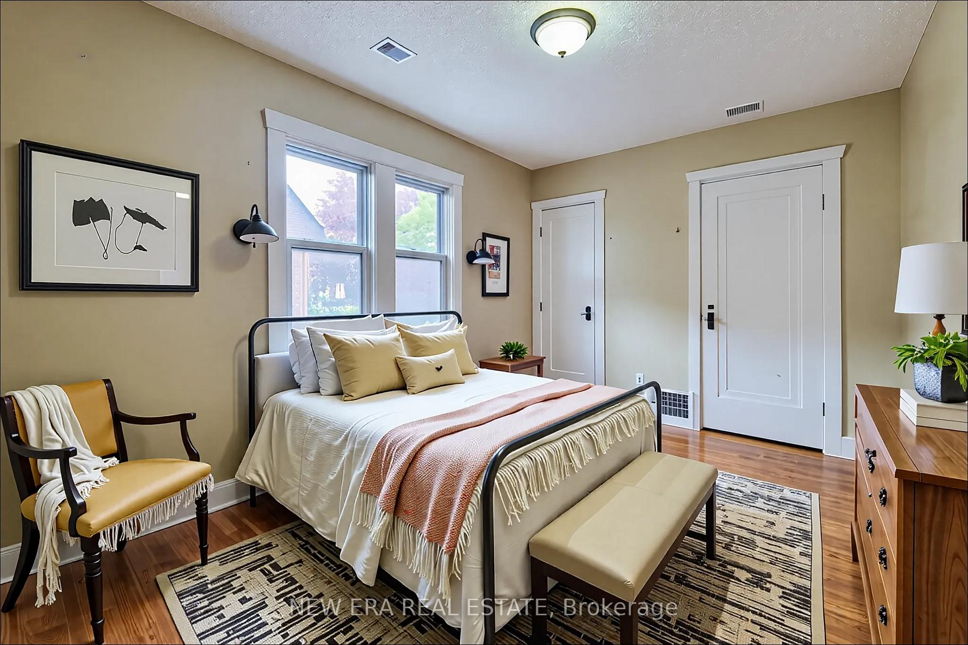 Photo 18 of 107 Haddon Avenue S, Hamilton, Ainslie Wood — HOMEH
